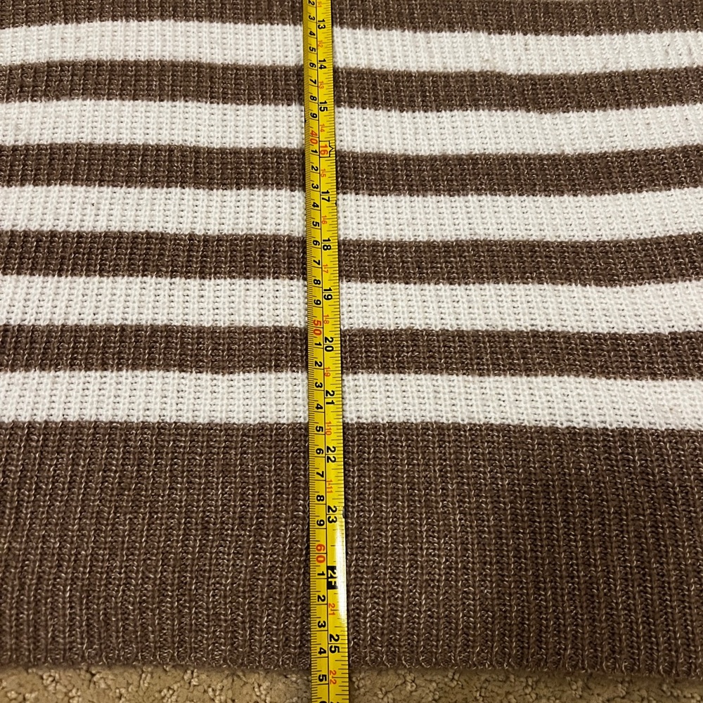 Sweater - Picture 5 of 6